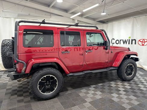 Used 2012 Jeep Wrangler Unlimited Sahara AWD/4WD image 10