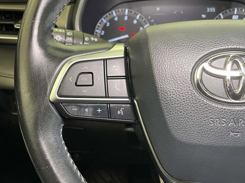 Used 2020 Toyota Highlander XLE image 39