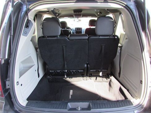 Used 2017 Dodge Grand Caravan SXT FWD image 28