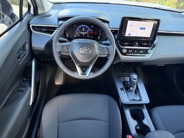 Used 2026 Toyota Corolla Cross LE FWD image 25
