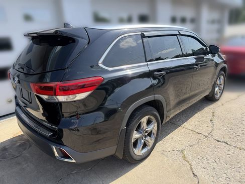 Used 2019 Toyota Highlander Limited Platinum AWD/4WD image 4