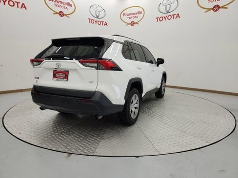 Used 2021 Toyota RAV4 LE FWD image 8