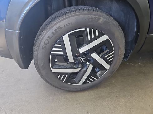 Used 2025 Nissan Kicks SV image 21