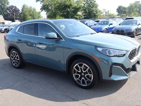 Used 2025 BMW X2 xDrive28i w/ Premium Package AWD/4WD image 3