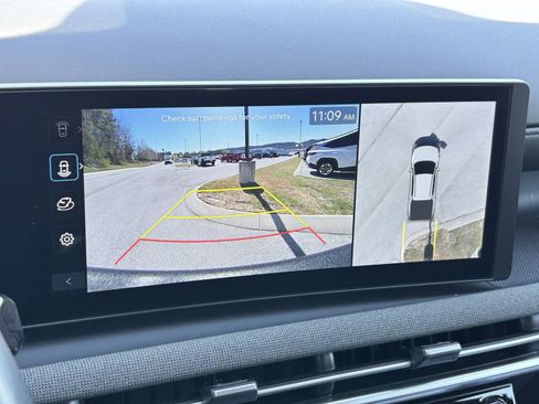 Used 2025 Hyundai Santa Cruz Limited image 7