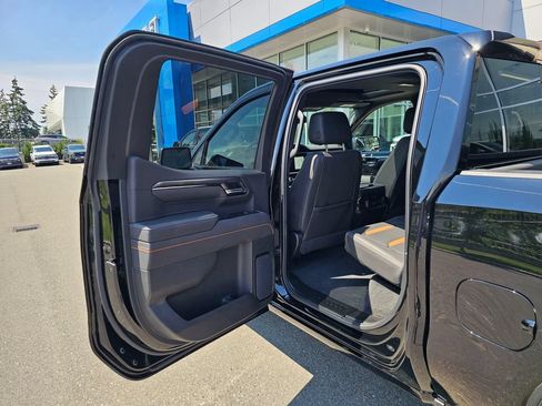 Used 2025 GMC Sierra 1500 AT4 w/ AT4 Preferred Package AWD/4WD image 16