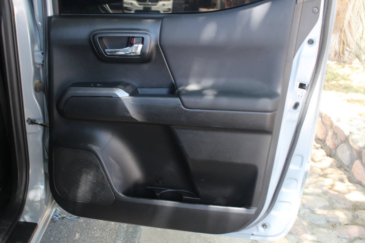 Used 2019 Toyota Tacoma TRD Off-Road AWD/4WD image 15