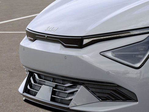 New 2025 Kia EV6 Light w/ Light LR Technology Package image 13