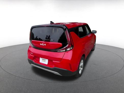 Used 2025 Kia Soul LX w/ LX Technology Package FWD image 14