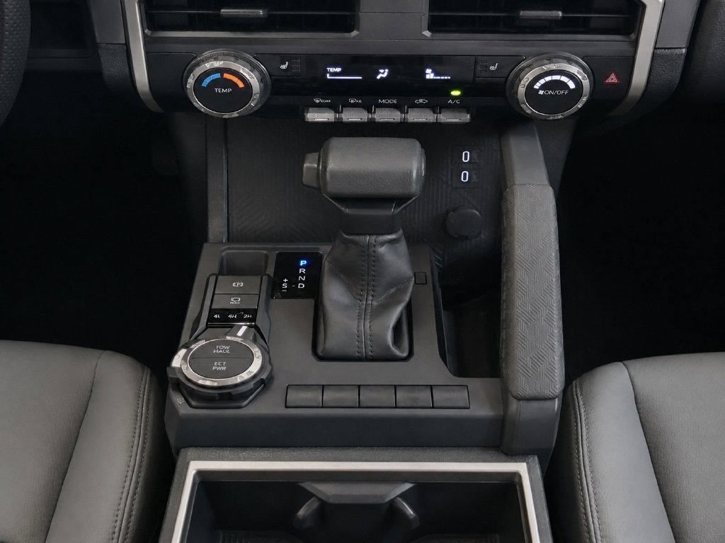 Used 2025 Toyota Tacoma SR5 AWD/4WD image 28
