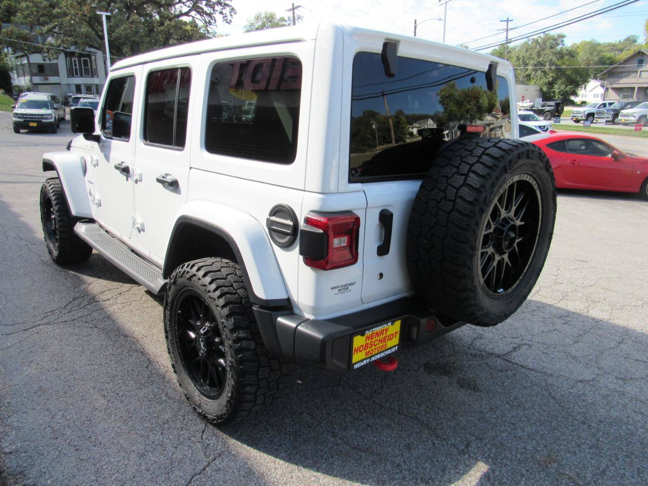 Used 2019 Jeep Wrangler Unlimited Sahara w/ Uconnect 4C Nav & Sound Group AWD/4WD image 11