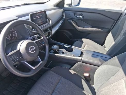 Used 2024 Nissan Rogue SV FWD image 16