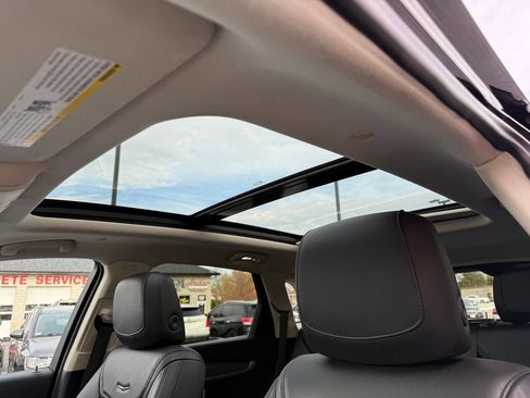 Used 2018 Cadillac XT5 Luxury image 17