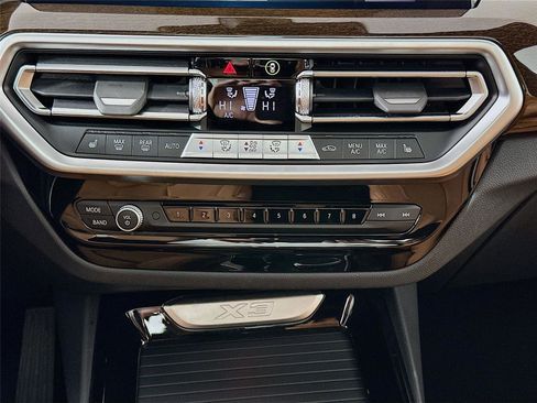 Certified 2024 BMW X3 xDrive30i w/ Convenience Package image 16