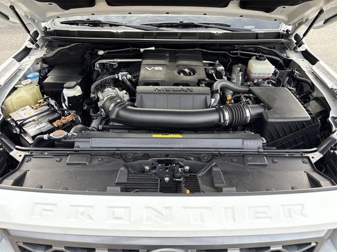 Used 2022 Nissan Frontier SV image 29