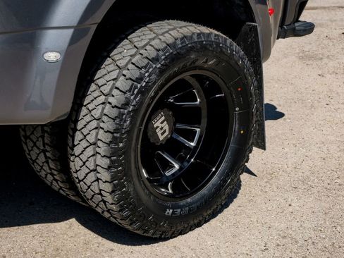 Used 2023 Ford F350 XLT w/ Camper Package image 65