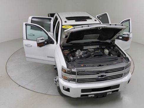 Used 2017 Chevrolet Silverado 3500 High Country image 49