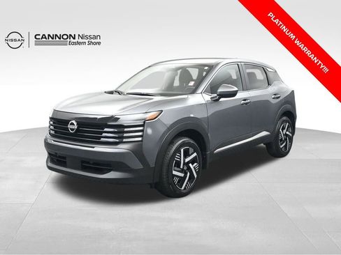 Used 2025 Nissan Kicks SV image 1