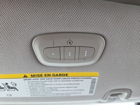 Used 2022 Chrysler Pacifica Touring-L image 13