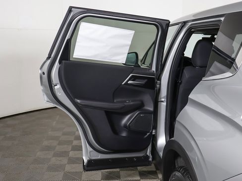 New 2026 Mitsubishi Outlander ES image 22