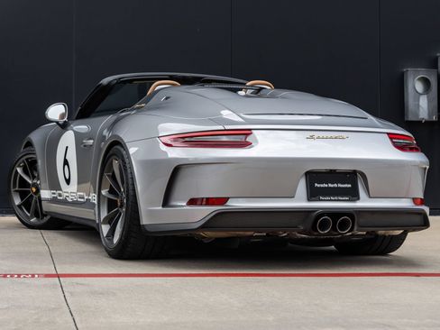 Used 2019 Porsche 911 Speedster RWD image 3