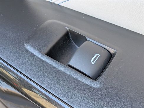 Used 2025 Chevrolet Trax LT image 35