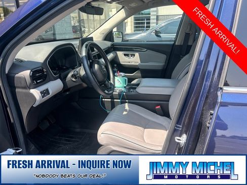 Used 2025 Honda Pilot Elite image 4