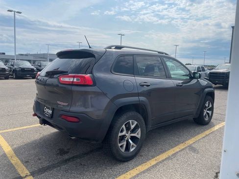 Used 2015 Jeep Cherokee Trailhawk AWD/4WD image 16