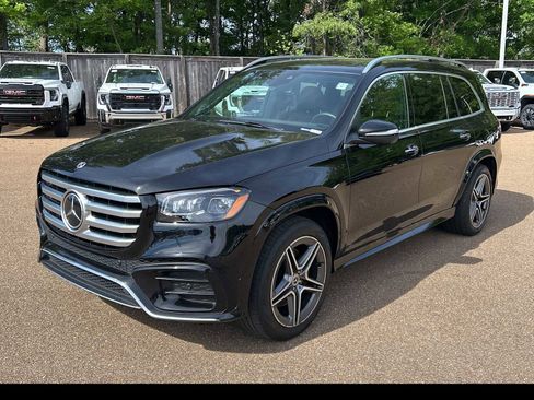 Used 2024 Mercedes-Benz GLS 450 4MATIC image 1