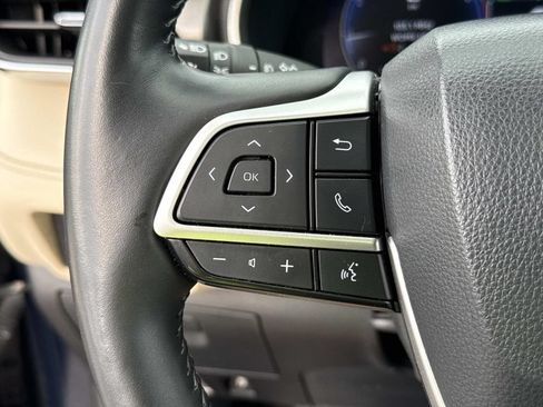 Used 2024 Toyota Highlander Limited AWD/4WD image 43