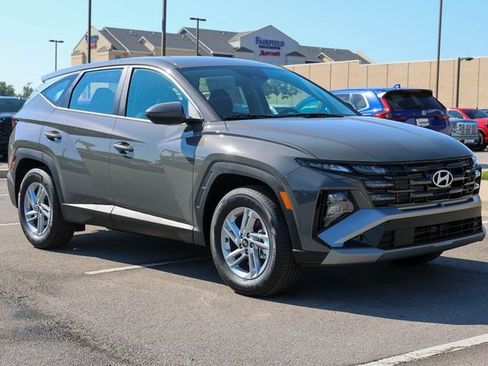 New 2026 Hyundai Tucson SE image 1