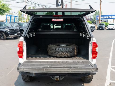 Used 2014 Toyota Tundra SR5 w/ SR5 Upgrade Package AWD/4WD image 8