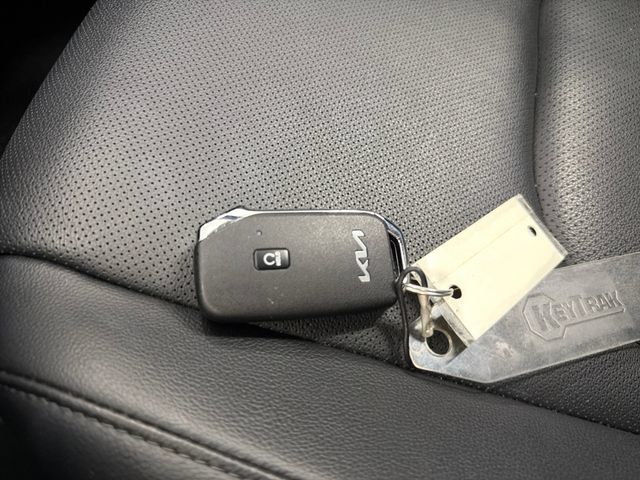 Certified 2024 Kia Sportage EX AWD/4WD image 31