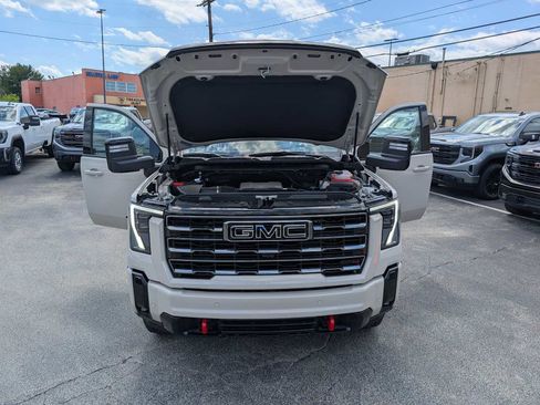 New 2026 GMC Sierra 2500 AT4 w/ AT4 Premium Plus Package AWD/4WD image 11