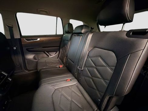 Used 2025 Volkswagen Atlas SE image 22