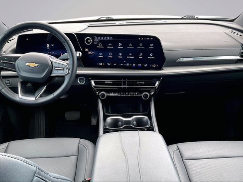 Used 2026 Chevrolet Traverse LT AWD/4WD image 16