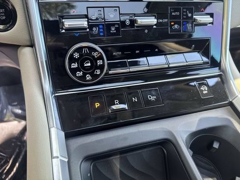 Certified 2025 Nissan Armada Platinum AWD/4WD image 27