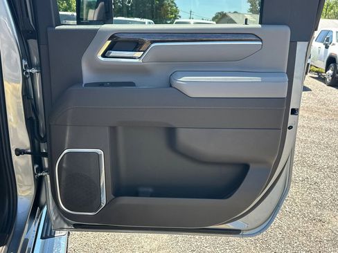 New 2026 GMC Sierra 2500 SLE w/ SLE Value Package; AWD/4WD image 17