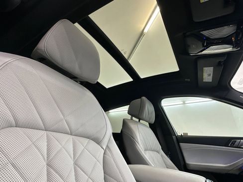 Certified 2024 BMW X6 xDrive40i w/ Premium Package image 27