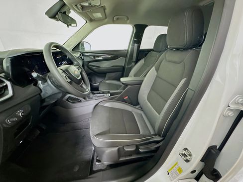 Used 2025 Chevrolet TrailBlazer LS w/ LS Convenience Package image 13