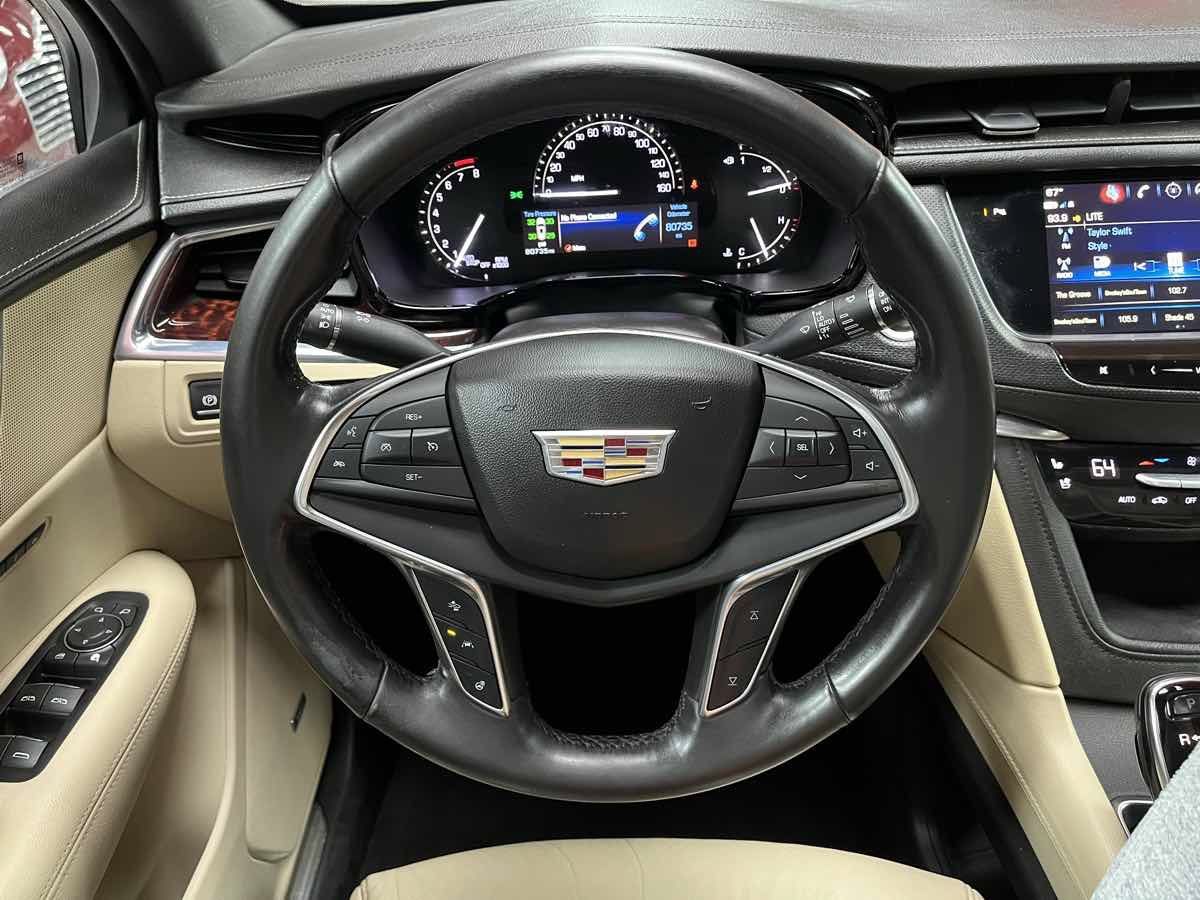 Used 2018 Cadillac XT5 Premium Luxury w/ LPO, Wheel Lock Package AWD/4WD image 13