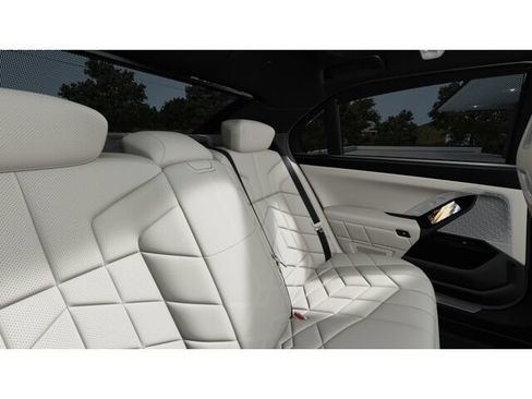 Used 2026 BMW 760i xDrive w/ Executive Package AWD/4WD image 12