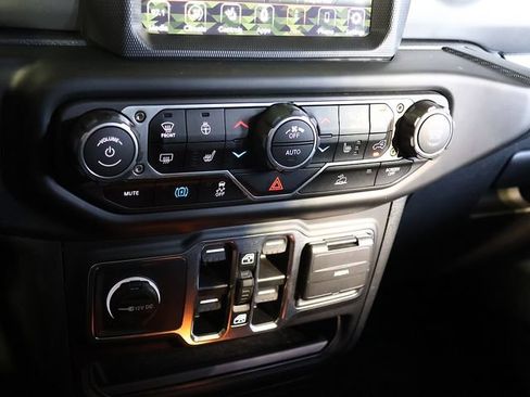Used 2023 Jeep Wrangler Unlimited w/ Cold Weather Group AWD/4WD image 23