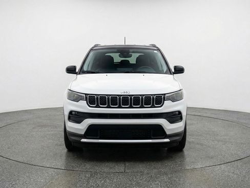 Used 2025 Jeep Compass Limited AWD/4WD image 2