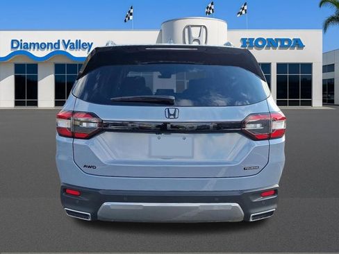 New 2026 Honda Pilot Touring image 3