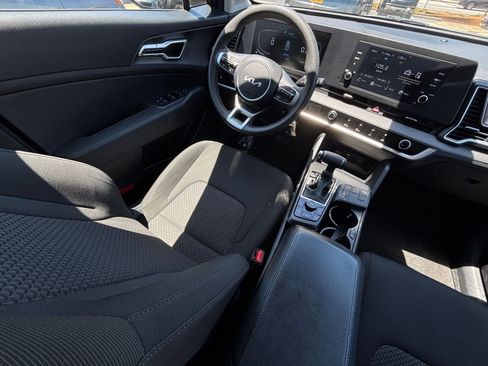 Used 2024 Kia Sportage LX FWD image 33