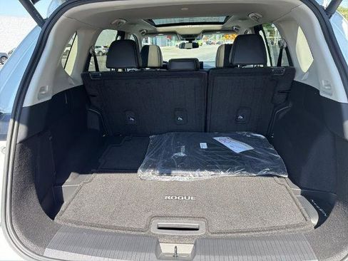 Certified 2024 Nissan Rogue SL w/ SL Premium Package FWD image 7