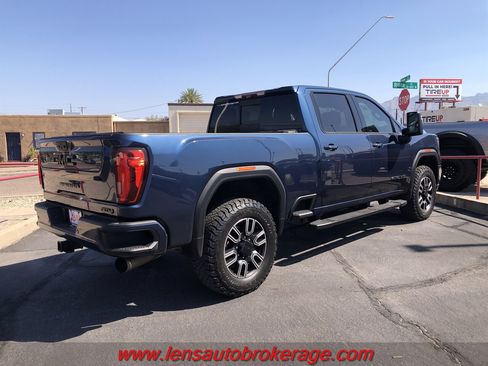 Used 2020 GMC Sierra 2500 AT4 w/ AT4 Premium Package AWD/4WD image 9