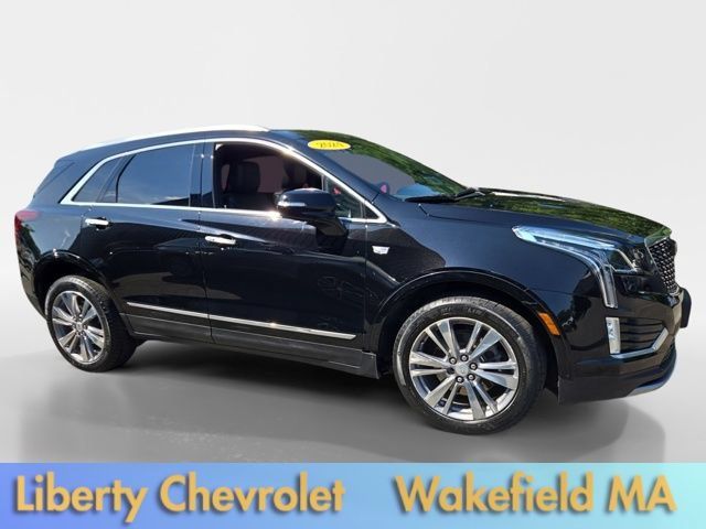 Used 2024 Cadillac XT5 Premium Luxury AWD/4WD image 2