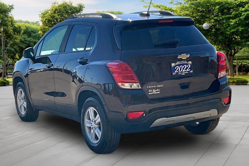 Used 2022 Chevrolet Trax LT w/ Driver Confidence Package AWD/4WD image 2